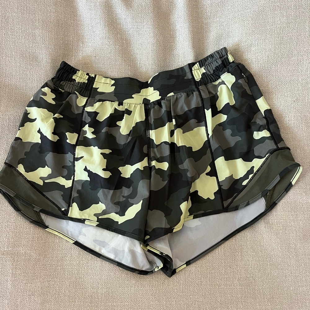 lululemon Hotty Hot Shorts - Camo